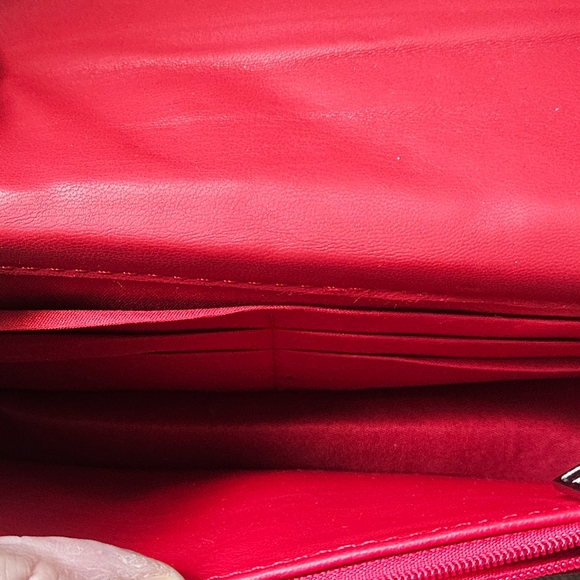 NWT Badgley Mischka Red Quilted Crossbody Bag with Pearl Accents - Picture 6 of 12